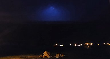 Adilcevaz'da şimşekler geceyi aydınlattı