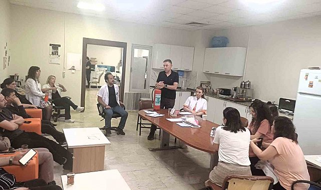 Afyonkarahisar Devlet Hastanesi'nde laboratuvar çalışanlarına hatırlatma eğitimi