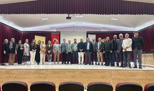 Afyonkarahisar'da Edebiyat Akademisi'nde Mehmet Akif Ersoy anıldı