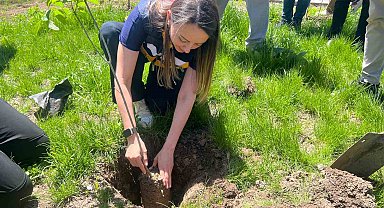 Ağrı'da "Cilt Kanseri Farkındalık Ayı" kapsamında fidan dikimi etkinliği düzenlendi