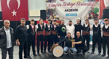 Ağrı'nın gururu Cumhuriyet Anadolu Lisesi, halk oyunlarında Türkiye şampiyonu oldu