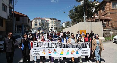 Ahlat'ta engelliler için farkındalık yürüyüşü