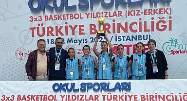 Ahmetli Gazi Ortaokulu'nun Yıldız Kızları Türkiye ikincisi oldu