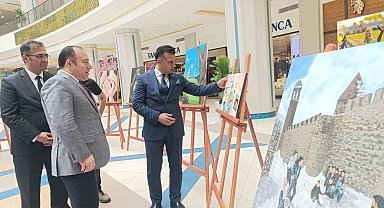 Aile yılı temalı resim sergisi sanatseverlerle buluştu