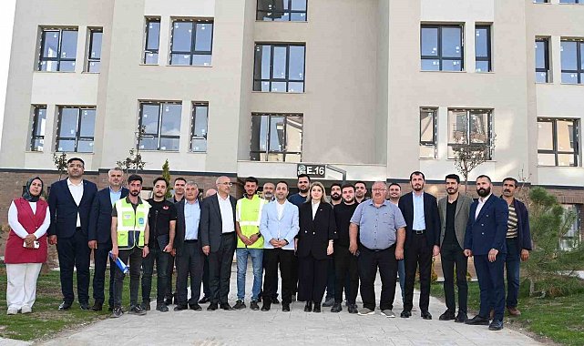 AK Parti heyeti, Doğanşehir'de deprem sonrası çalışmaları inceledi