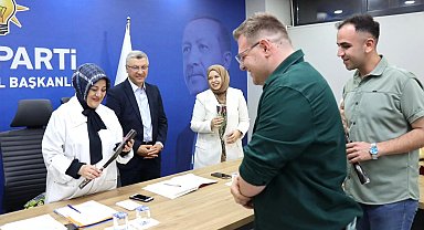 AK Parti Kütahya İl Gençlik Kolları'ndan Anneler Günü sürprizi