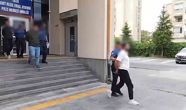 Akaryakıt istasyonundaki görevliyi döverek hastanelik eden 3 şüpheli tutuklandı