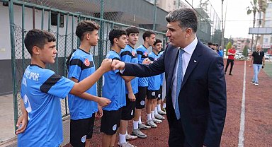 Akdeniz Belediyesi Futbol Takımı Türkiye Şampiyonasına gidiyor