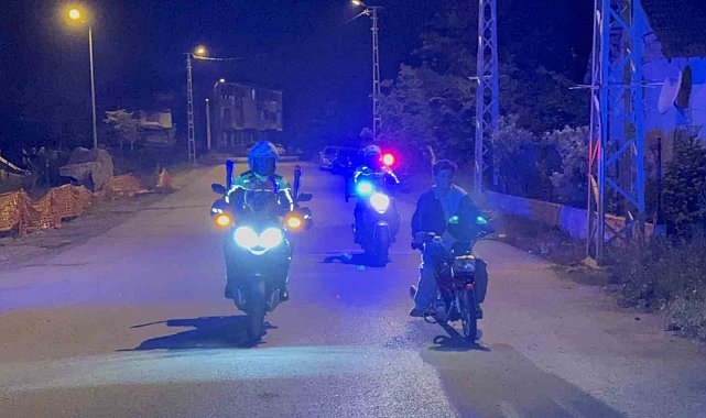 Akrobasi hareketleri pahalıya patladı: Kovalamaca ile yakalanan motosikletlilere 65 bin lira ceza