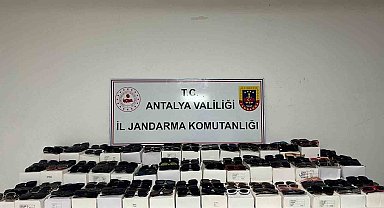 Aksu'da araçta bin 500 adet kaçak güneş gözlüğü çıktı