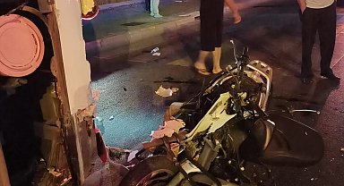 Alanya'da kırmızı ışıkta bekleyen otobüse çarpan motosikletin sürücüsü hayatını kaybetti