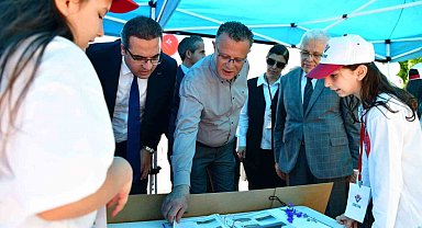 Alaşehir BİLSEM'de TÜBİTAK 4006 Bilim Fuarı açıldı