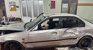 Alkollü sürücü camiye daldı: 1 yaralı