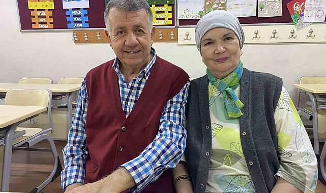 Almanya'daki torunu için 71 yaşında dil öğreniyor