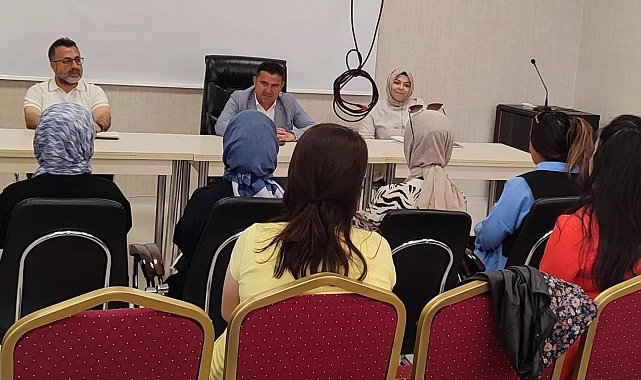 Altıntaş'ta okul öncesi kültür, sanat ve spor faaliyetleri masaya yatırıldı