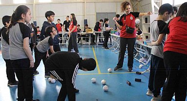 Amasyalı öğretmenler öğrencileri için atık malzemelerden 160 çeşit oyun tasarladı