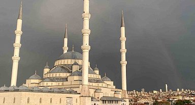 Ankara semaları gökkuşağı ile renklendi