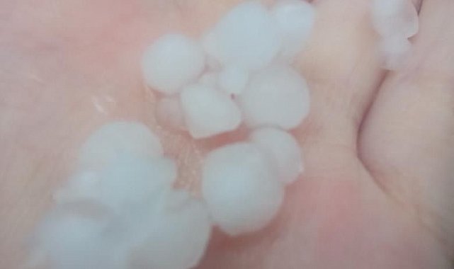 Ankara'da dolu yağışı etkisini sürdürüyor