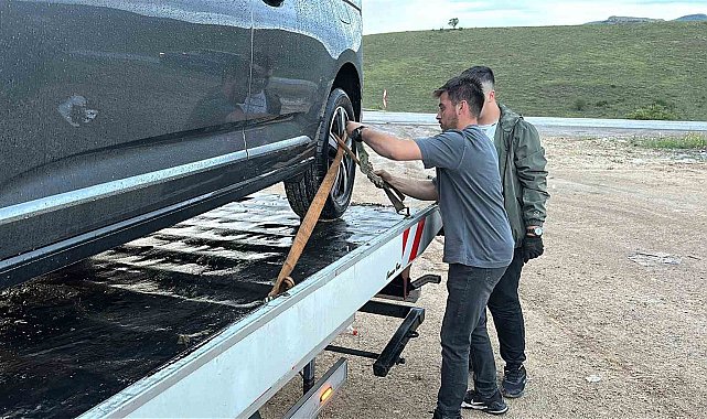 Ankara'da iki araç kafa kafaya çarpıştı: 1 ölü, 1 yaralı
