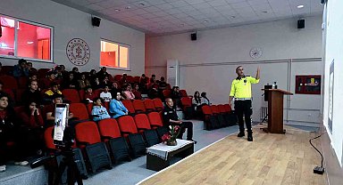 Ankara'da polisten öğrencilere trafik eğitimi