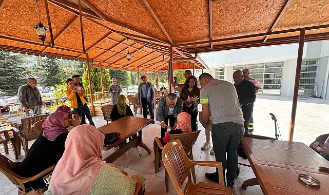 Anneler Günü'nde huzurevine anlamlı ziyaret