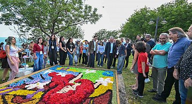 Antalya çiçeklerle açık hava galerisine döndü