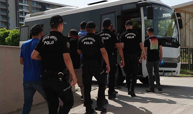 Antalya'da son 2 haftada bin 316 aranan şahıs yakalandı