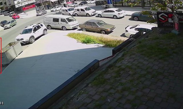 Aracını çalmaya çalışan hırsızı suçüstü yakaladı: O anlar kamerada