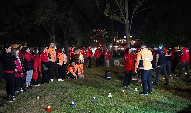 Arama kurtarma profesyonelleri ve gönüllüleri bu kampta buluştu