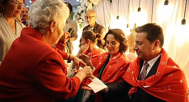 Aras çiftine kına sürprizi