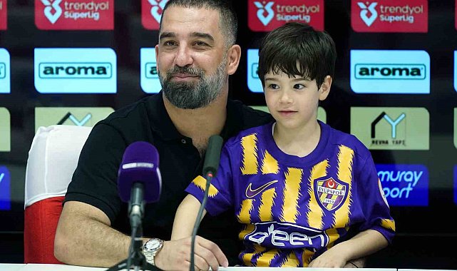 Arda Turan: "Önümüzde yurt dışından 4 teklif var"