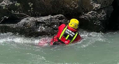 Arkadaşlarıyla dereye giren 16 yaşındaki çocuktan 3 gündür haber alınamıyor