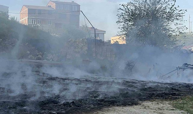 Arnavutköy'de fabrika bahçesinde korkutan yangın