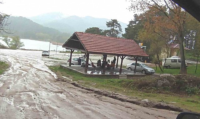 Artçı depremlerden kaçan Simavlılar soluğu Gölcük Yaylası'nda aldı