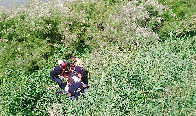 Asi nehri yatağına uçan motosikletin sürücüsü yaralandı