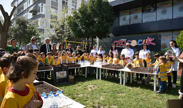 Atakumlu minikler, sebze ve meyve tohumlarını toprakla buluşturdu