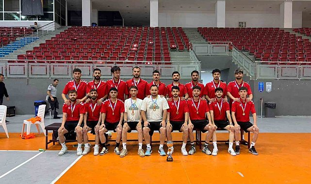 Atatürk Üniversitesi, salon futbolunda da Türkiye Şampiyonu olarak süper lige yükseldi