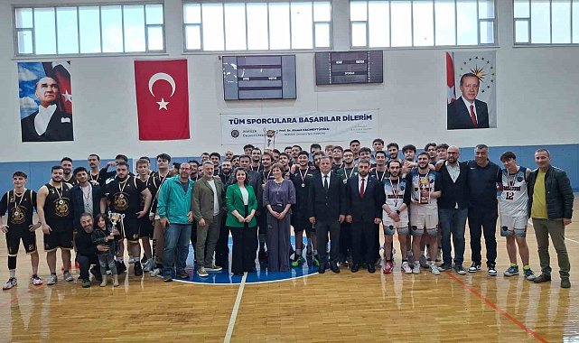 Atatürk Üniversitesi, spor alanındaki başarılarıyla göz dolduruyor
