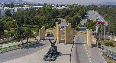 Atatürk Üniversitesinden DUS'ta büyük başarı