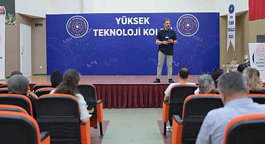 Aydın'da eğitimcilere 'yapay zeka araçlarının kullanımı' semineri