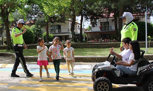 Aydın'da minikler direksiyon başına geçti