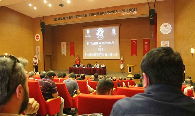 Aydın'da "Fıtratın Korunması ve Aile" paneli gerçekleştirildi
