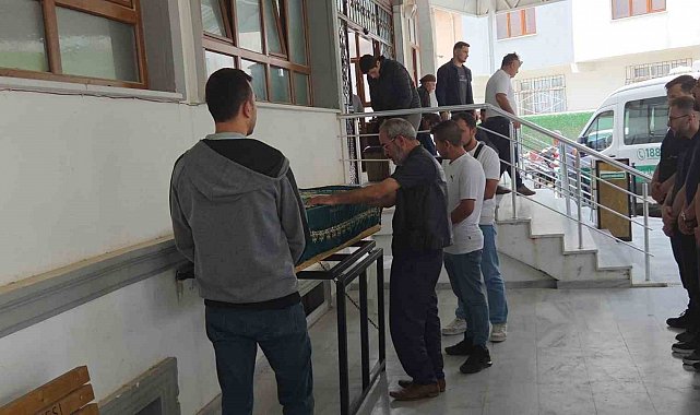 Bağ evinde balta ile öldürülen 25 yaşındaki genç adam toprağa verildi