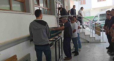 Bağ evinde balta ile öldürülen 25 yaşındaki genç adam toprağa verildi