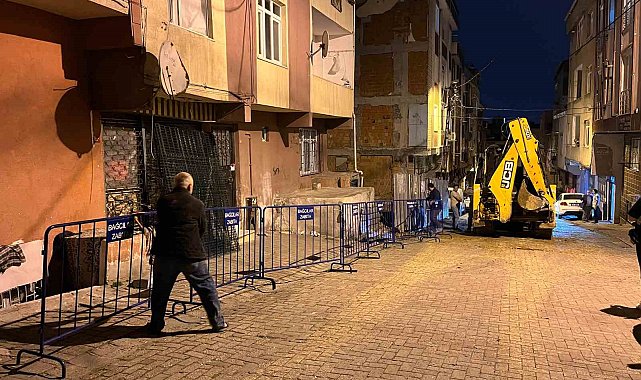 Bağcılar'da inşaatın temel kazma işlemi sırasında hasar gören 5 katlı bina mühürlendi