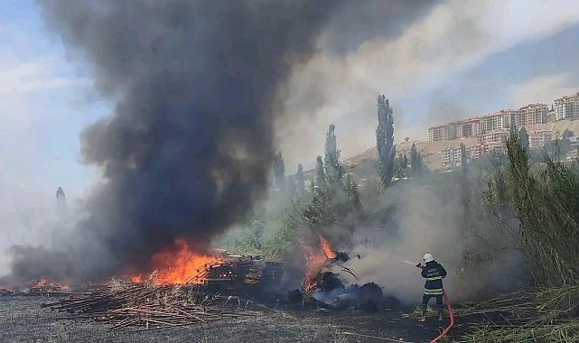 Bahçede çıkan yangın itfaiye tarafından söndürüldü