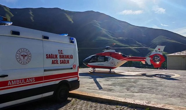 Bahçesaray'da yaşlı hasta helikopter ambulansla Van'a sevk edildi