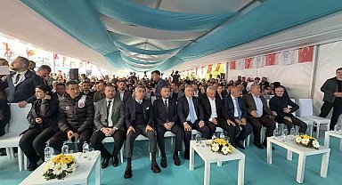 Bakan Bak: "Türkiye'de son 23 yılda spor tesisleri devrimi yaşanmaktadır"