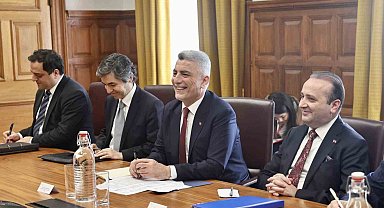 Bakan Bolat, İngiliz mevkidaşı Reynolds ile görüştü