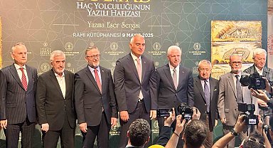 Bakan Ersoy, 'Yol ve Yâd: Hac Yolculuğunun Yazılı Hafızası' sergisinin açılışına katıldı